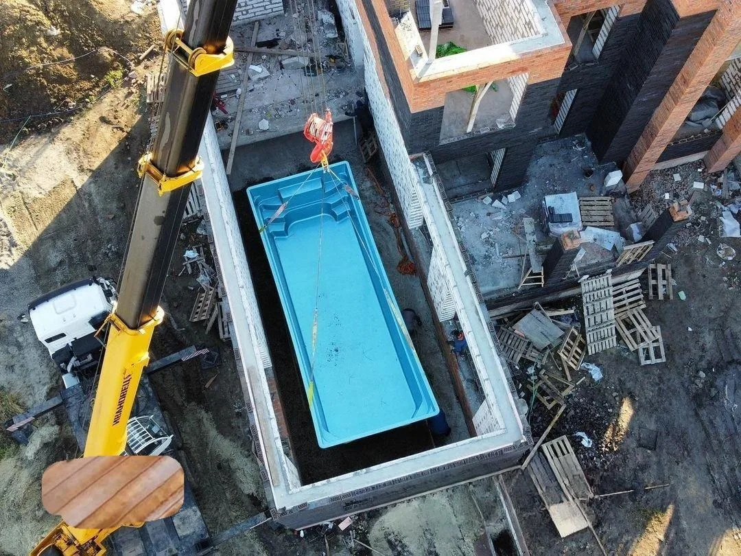 Laguna 9 — зона отдыха у бассейна в Гатчине